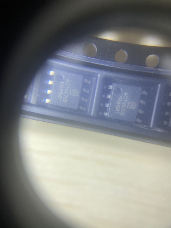 ACT4070BYH-T   Nagelneue Vorlage ICs Chip der integrierten Schaltung SOP-8   unbenutzt