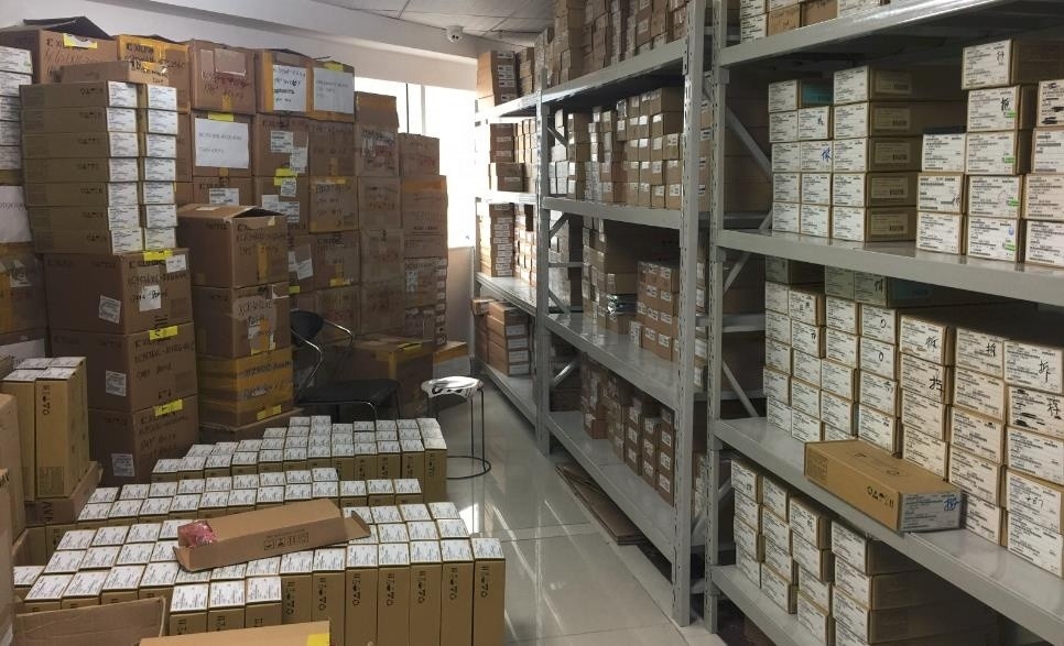 Teilelektronik Chuangyunxinyuan in SICFET auf Lager N-CH 650V 95A H2PAK-7 SCTH100N65G2-7AG
