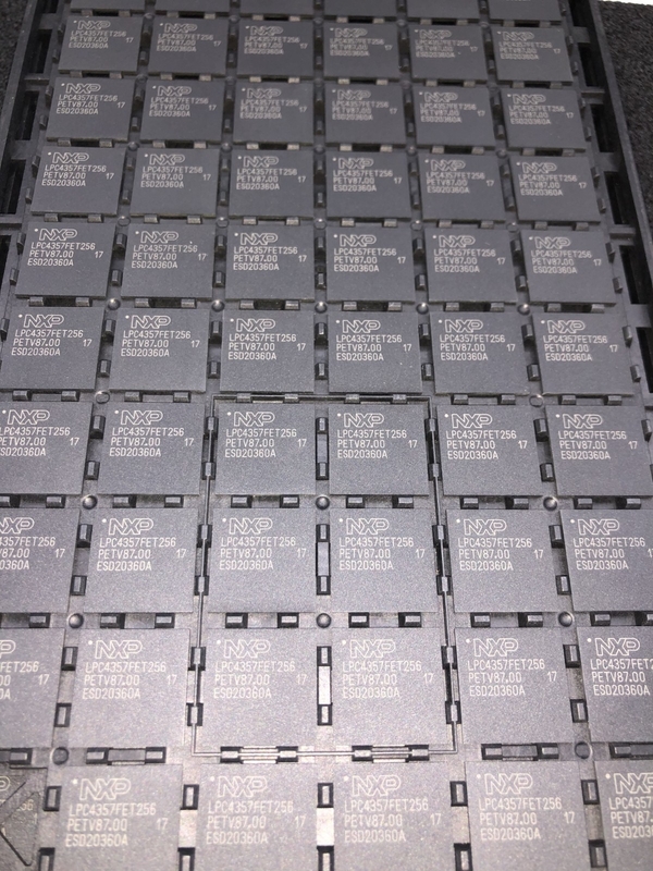 LPC4357FET256    BGA256   IC-Mikroregler-nagelneue Vorlage Chip der integrierten Schaltung unbenutzt